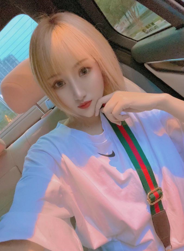 体验小梦琪，挺年轻，服务中规！